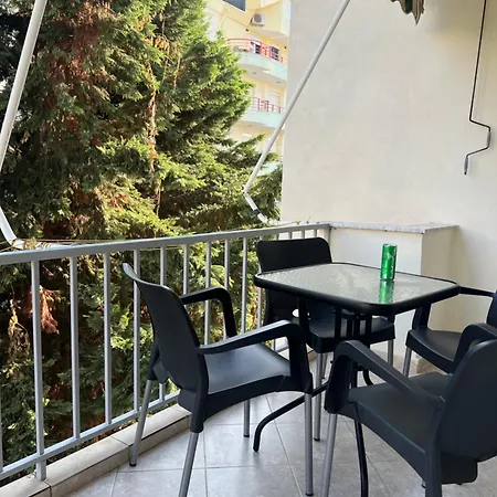 Cozy With Balcony Апартаменты Голем